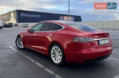 Лифтбек Tesla Model S 2018 в Львове