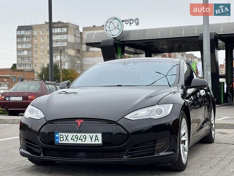 Лифтбек Tesla Model S 2015 в Хмельницком Лифтбек Tesla Model S 2015 в Хмельницком