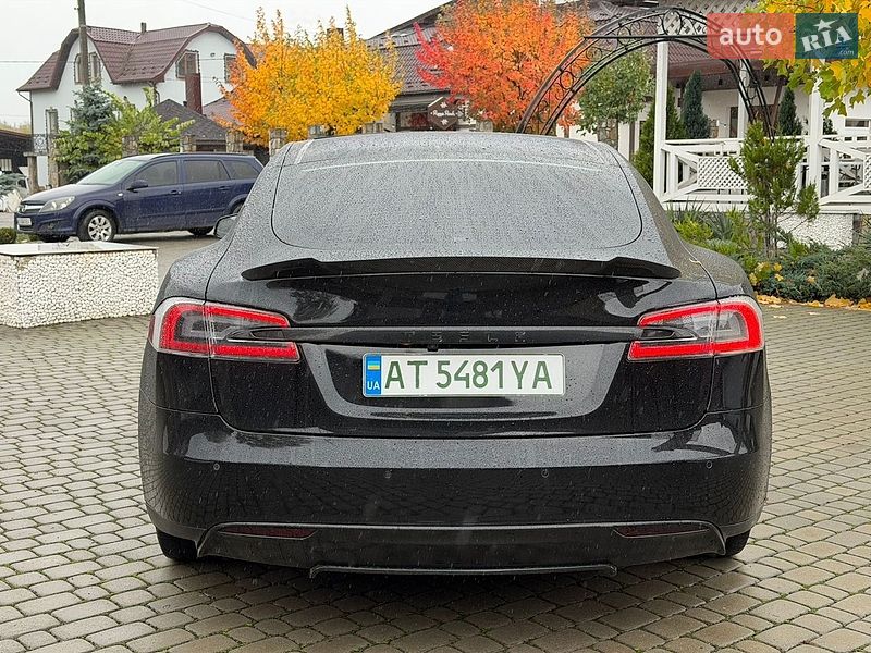 Лифтбек Tesla Model S 2014 в Коломые