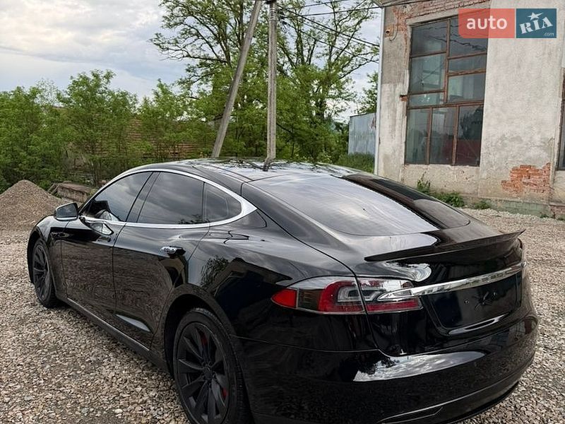 Лифтбек Tesla Model S 2014 в Коломые