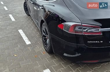 Лифтбек Tesla Model S 2018 в Киеве