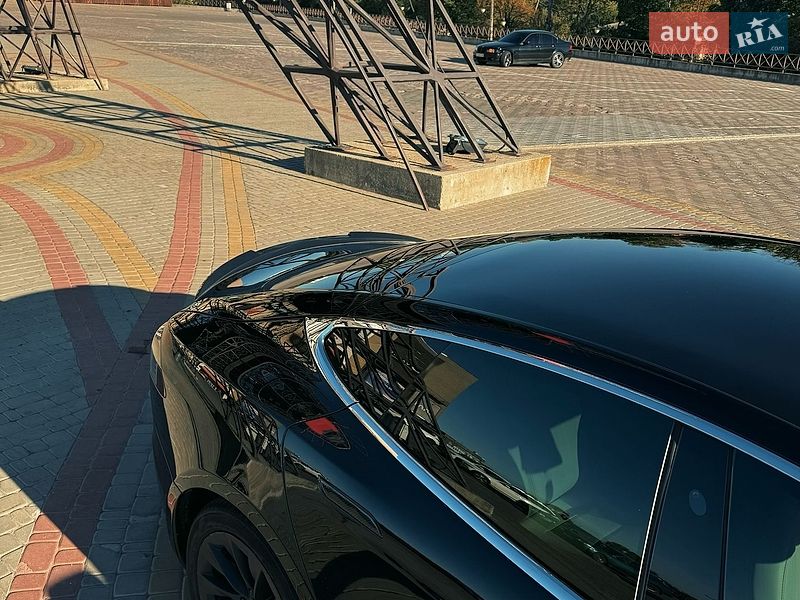 Ліфтбек Tesla Model S 2020 в Харкові