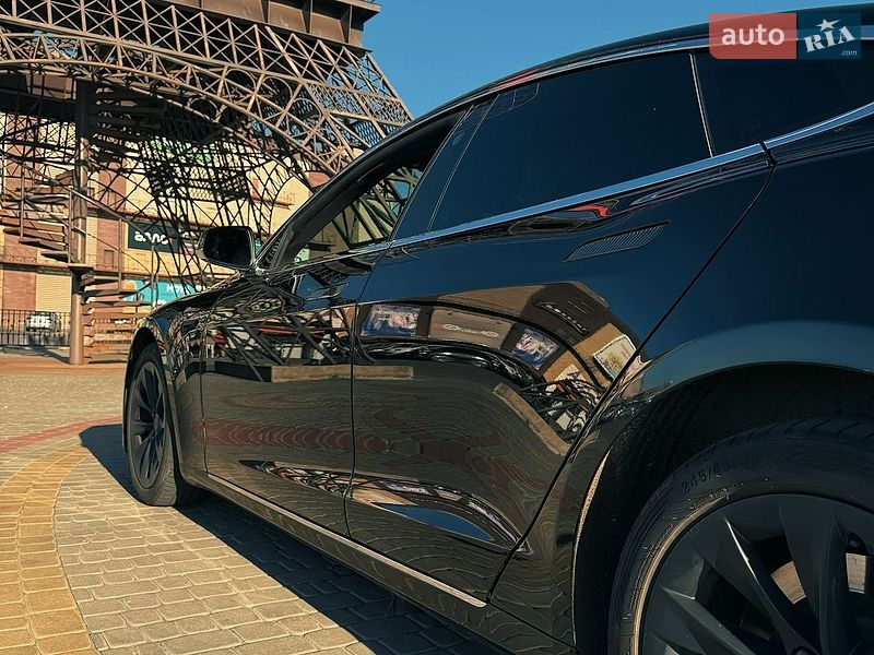 Ліфтбек Tesla Model S 2020 в Харкові
