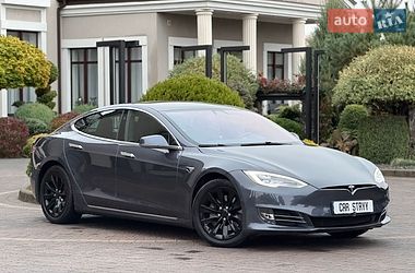 Ліфтбек Tesla Model S 2020 в Стрию