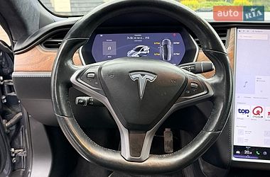 Ліфтбек Tesla Model S 2020 в Стрию