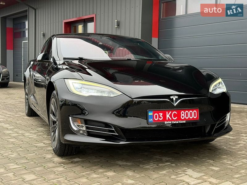 Лифтбек Tesla Model S 2018 в Ковеле