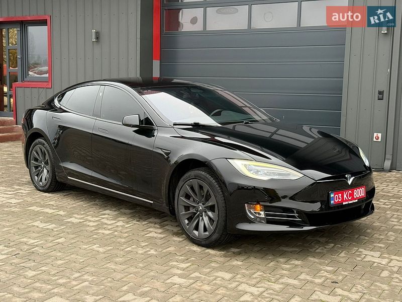 Лифтбек Tesla Model S 2018 в Ковеле