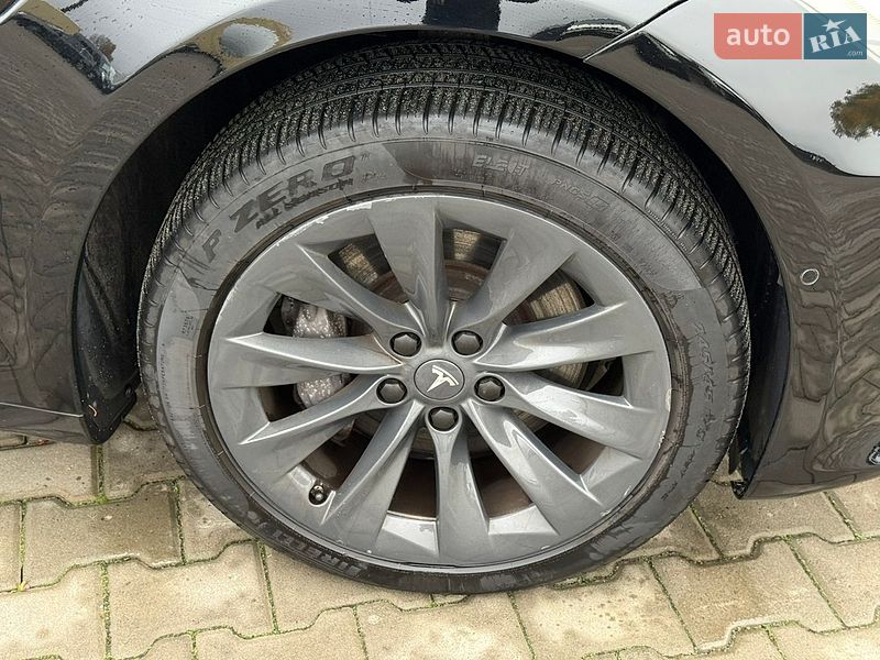 Лифтбек Tesla Model S 2018 в Ковеле