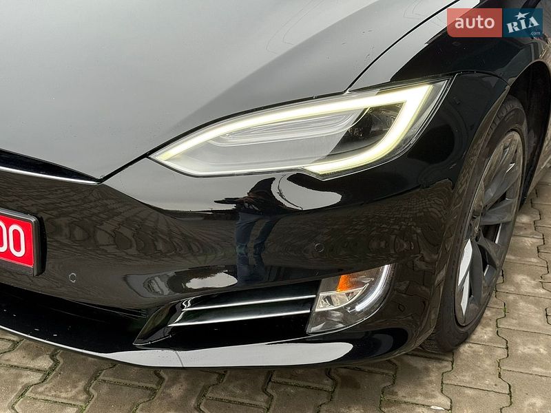 Лифтбек Tesla Model S 2018 в Ковеле