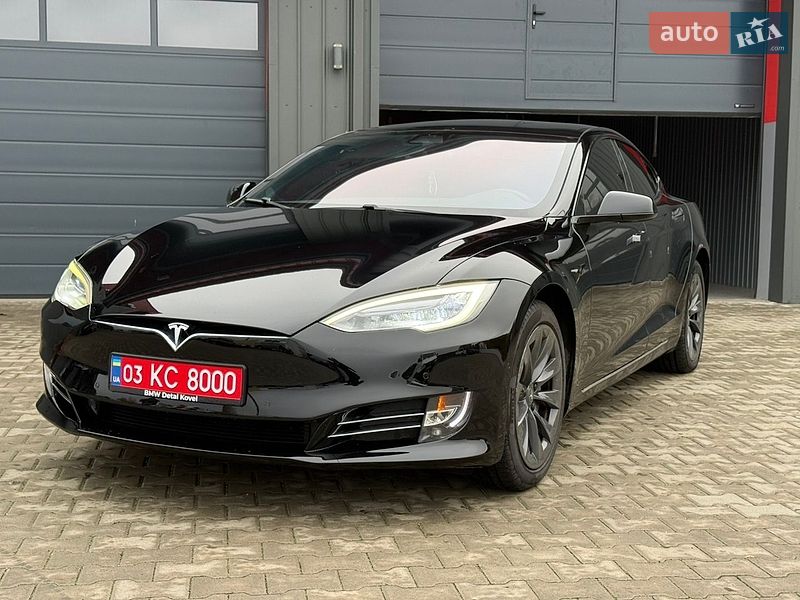 Лифтбек Tesla Model S 2018 в Ковеле