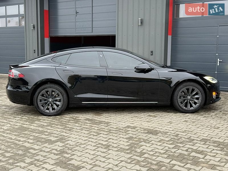 Лифтбек Tesla Model S 2018 в Ковеле