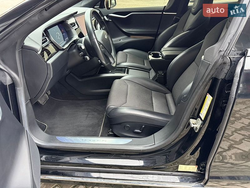 Лифтбек Tesla Model S 2018 в Ковеле