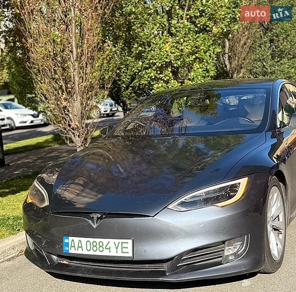 Ліфтбек Tesla Model S 2017 в Києві
