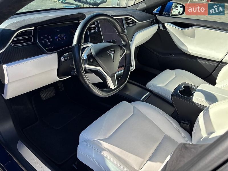 Ліфтбек Tesla Model S 2017 в Києві