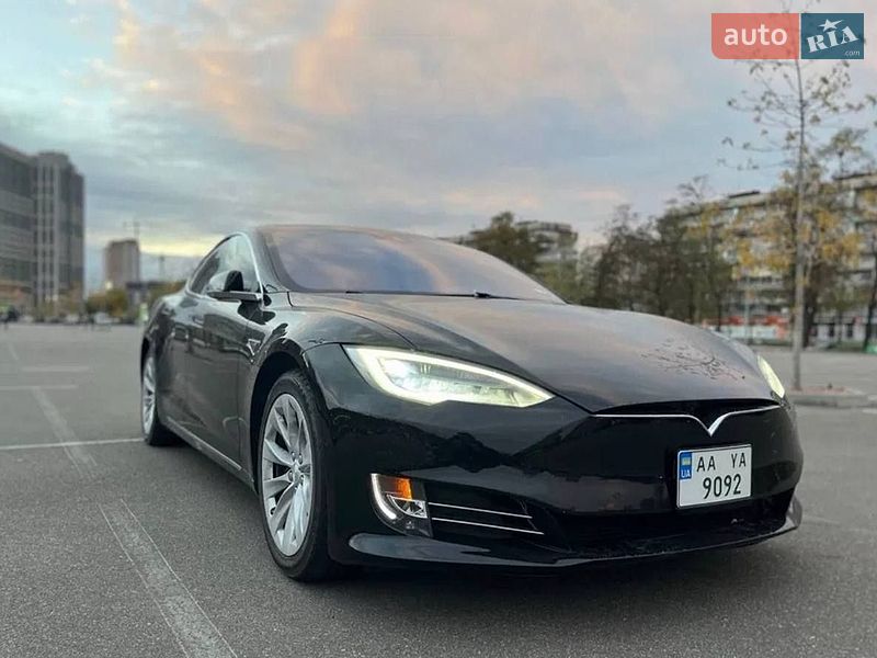 Ліфтбек Tesla Model S 2016 в Львові фото 3 Ліфтбек Tesla Model S 2016 в Львові