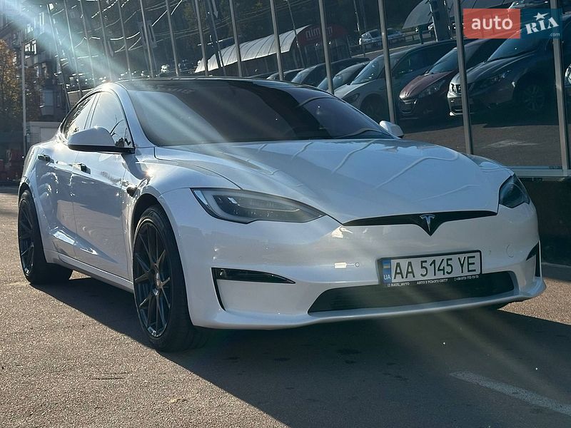 Tesla Model S 2021