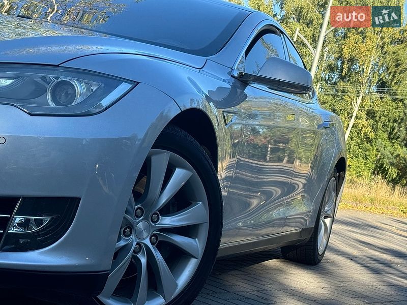 Лифтбек Tesla Model S 2013 в Дрогобыче