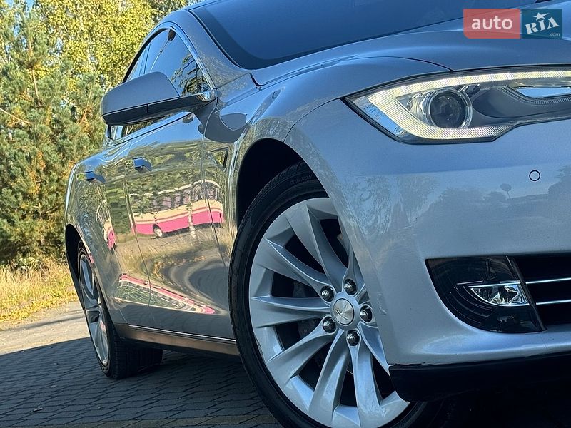 Лифтбек Tesla Model S 2013 в Дрогобыче
