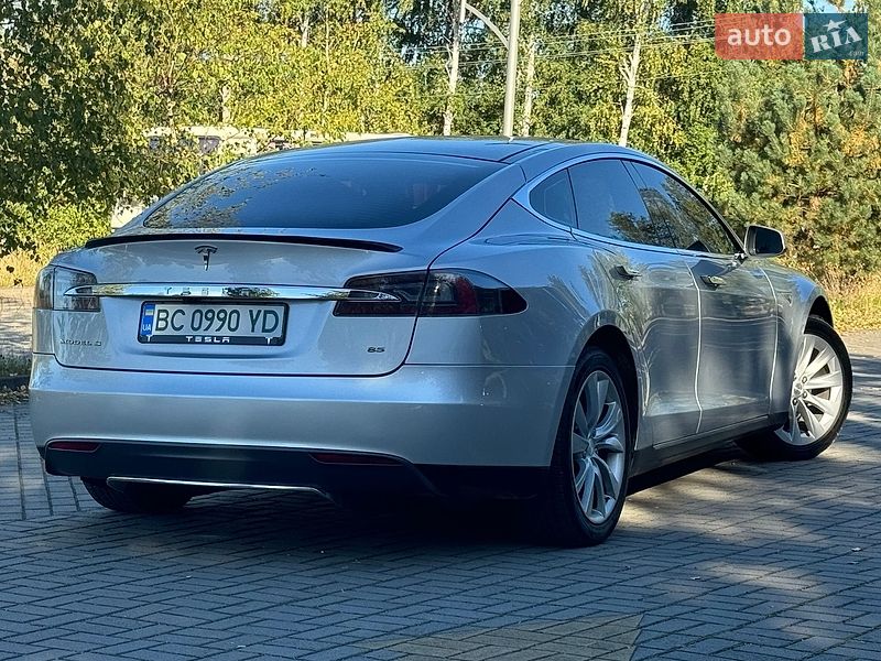 Лифтбек Tesla Model S 2013 в Дрогобыче