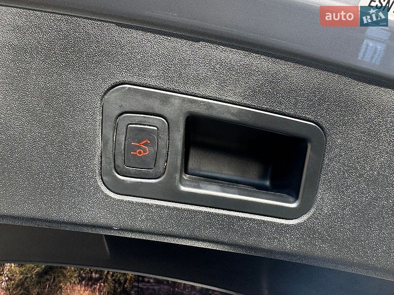 Лифтбек Tesla Model S 2013 в Дрогобыче