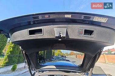 Ліфтбек Tesla Model S 2015 в Львові