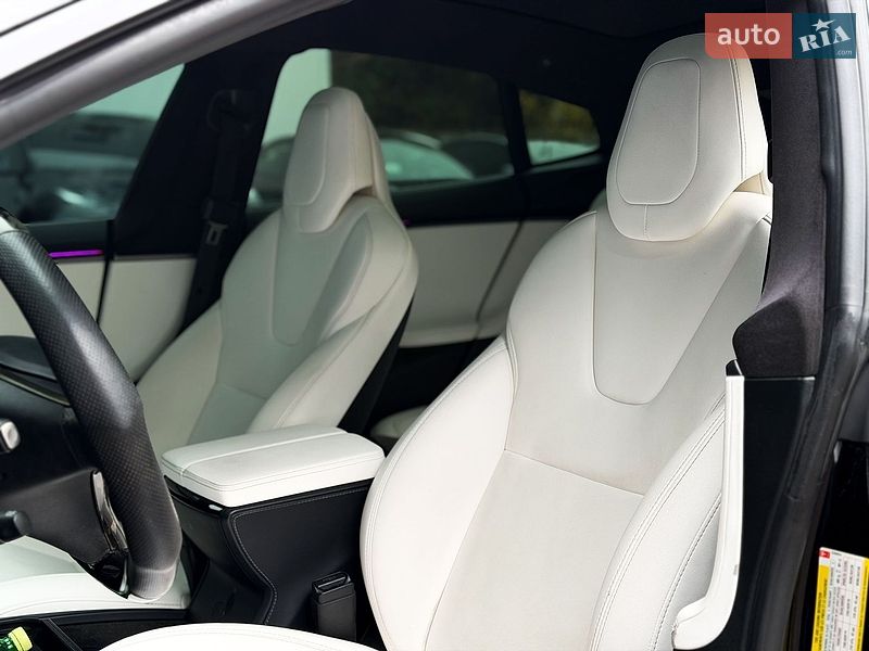 Лифтбек Tesla Model S 2019 в Киеве