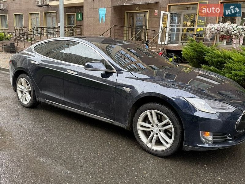 Лифтбек Tesla Model S 2013 в Одессе