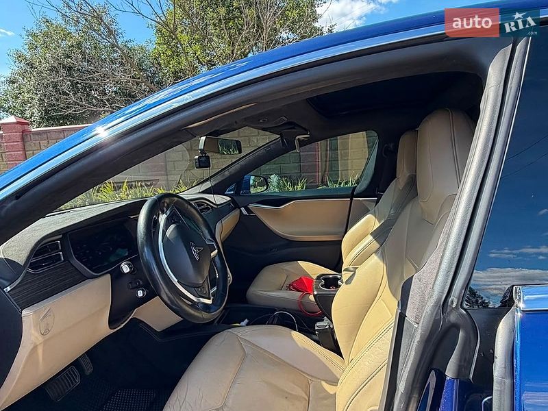 Лифтбек Tesla Model S 2015 в Луцке фото 2 Лифтбек Tesla Model S 2015 в Луцке