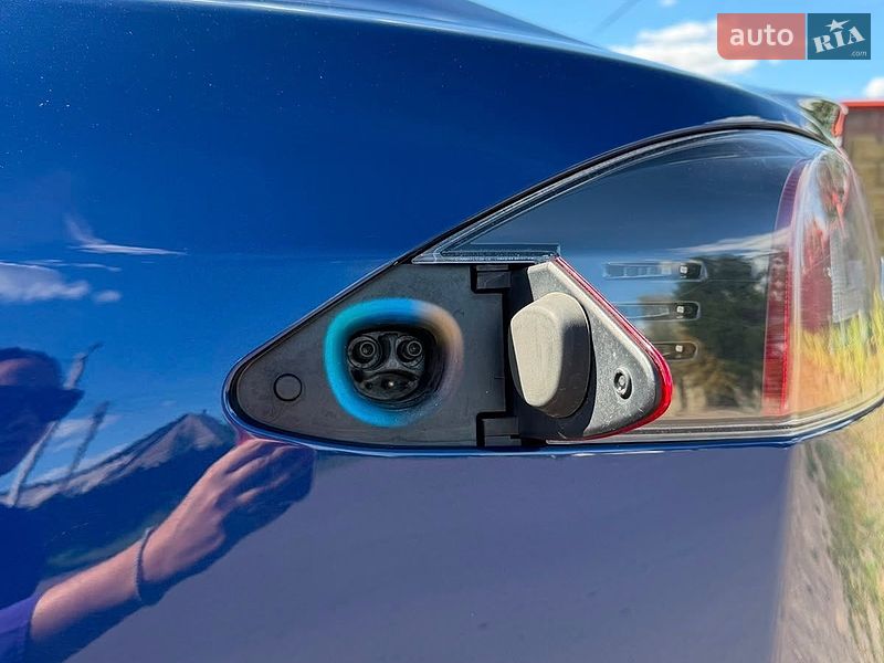 Лифтбек Tesla Model S 2015 в Луцке фото 9 Лифтбек Tesla Model S 2015 в Луцке