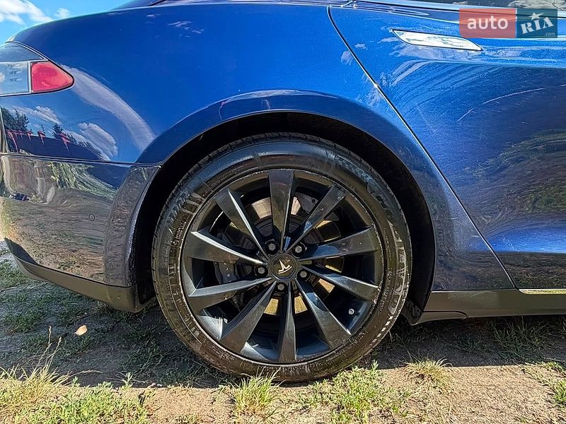 Лифтбек Tesla Model S 2015 в Луцке фото 19 Лифтбек Tesla Model S 2015 в Луцке