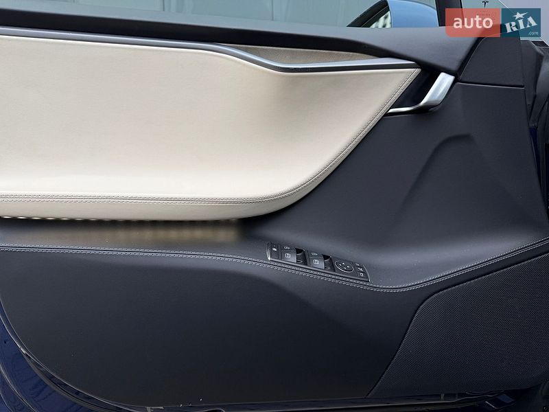 Ліфтбек Tesla Model S 2018 в Києві