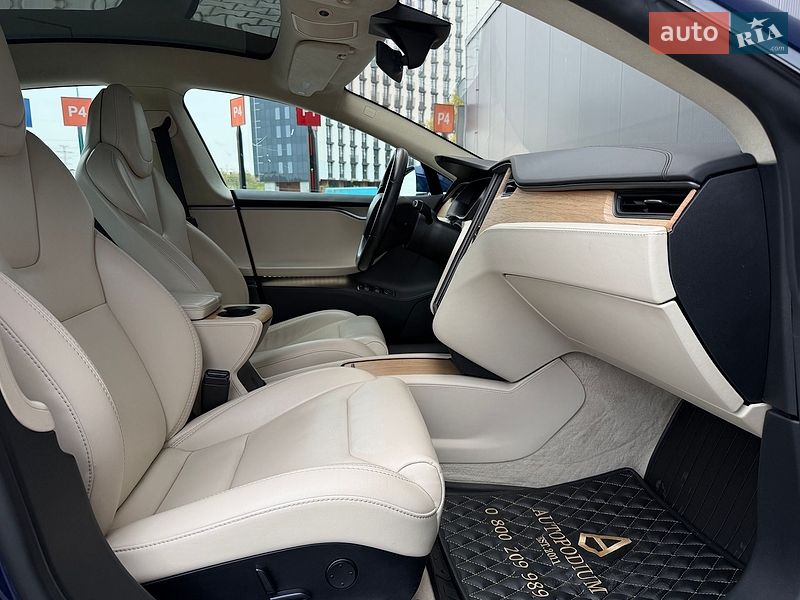 Ліфтбек Tesla Model S 2018 в Києві
