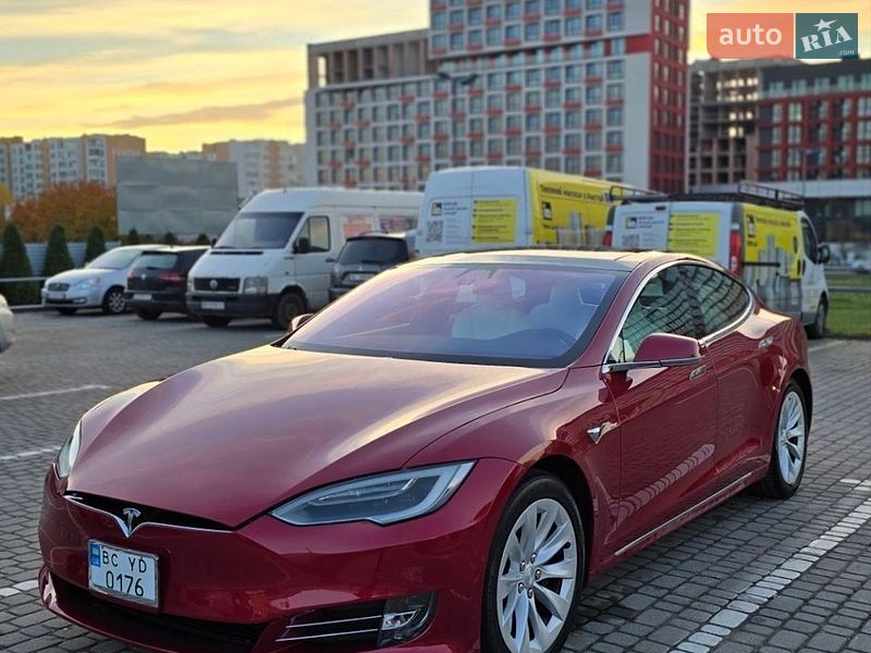 Ліфтбек Tesla Model S 2017 в Львові фото Ліфтбек Tesla Model S 2017 в Львові