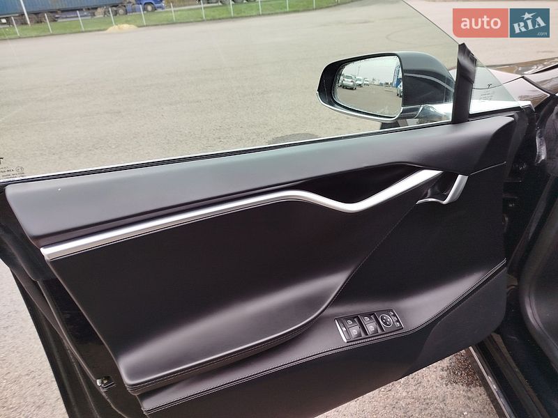Ліфтбек Tesla Model S 2017 в Ковелі фото 15 Ліфтбек Tesla Model S 2017 в Ковелі