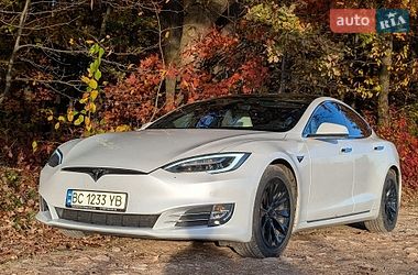Лифтбек Tesla Model S 2019 в Львове