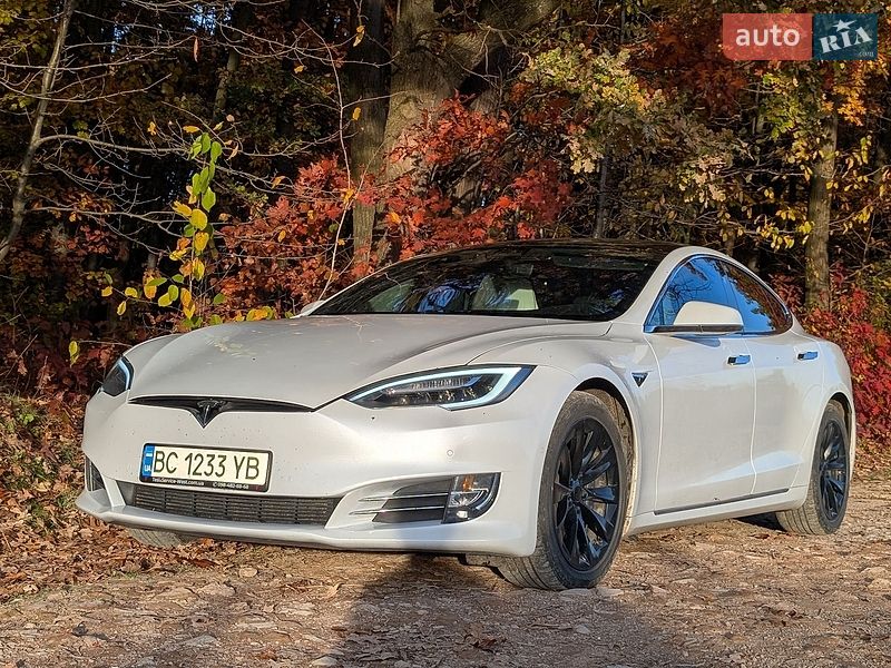 Tesla Model S 2019