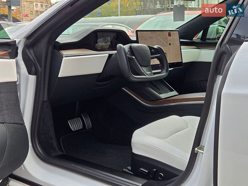 Ліфтбек Tesla Model S 2023 в Києві фото 15 Ліфтбек Tesla Model S 2023 в Києві
