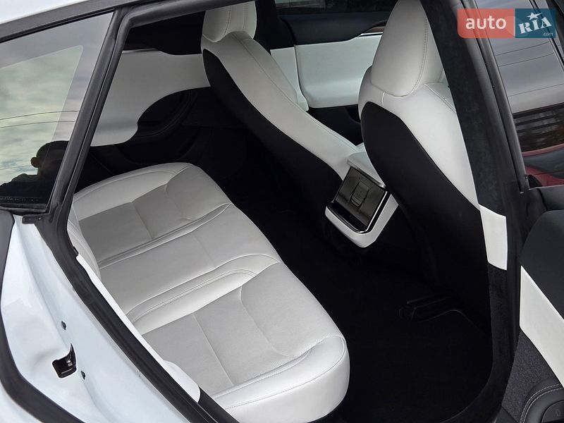 Ліфтбек Tesla Model S 2023 в Києві фото 18 Ліфтбек Tesla Model S 2023 в Києві
