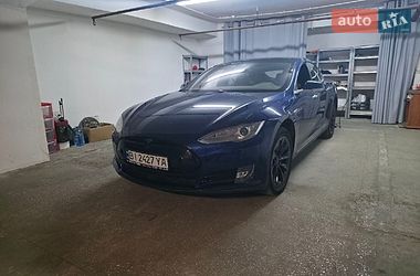 Ліфтбек Tesla Model S 2016 в Києві
