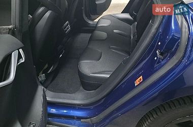 Лифтбек Tesla Model S 2016 в Киеве