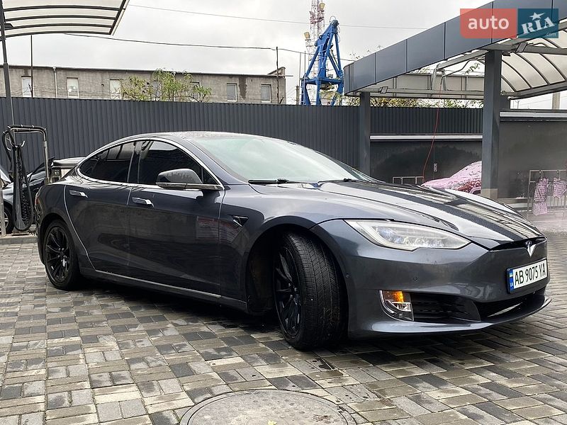 Tesla Model S 2016