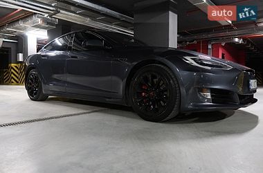 Лифтбек Tesla Model S 2016 в Ивано-Франковске
