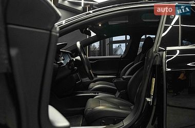 Лифтбек Tesla Model S 2018 в Черновцах