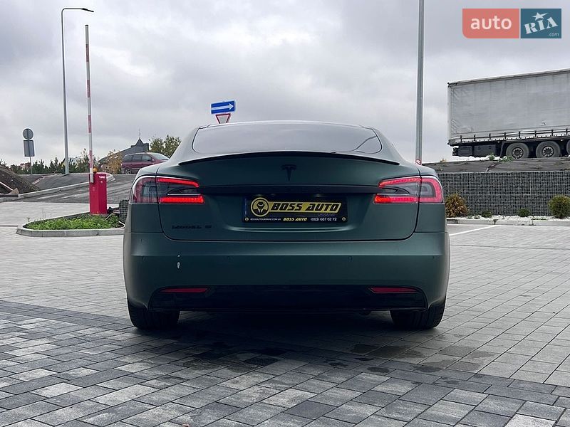 Ліфтбек Tesla Model S 2018 в Львові