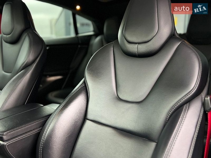 Ліфтбек Tesla Model S 2018 в Львові