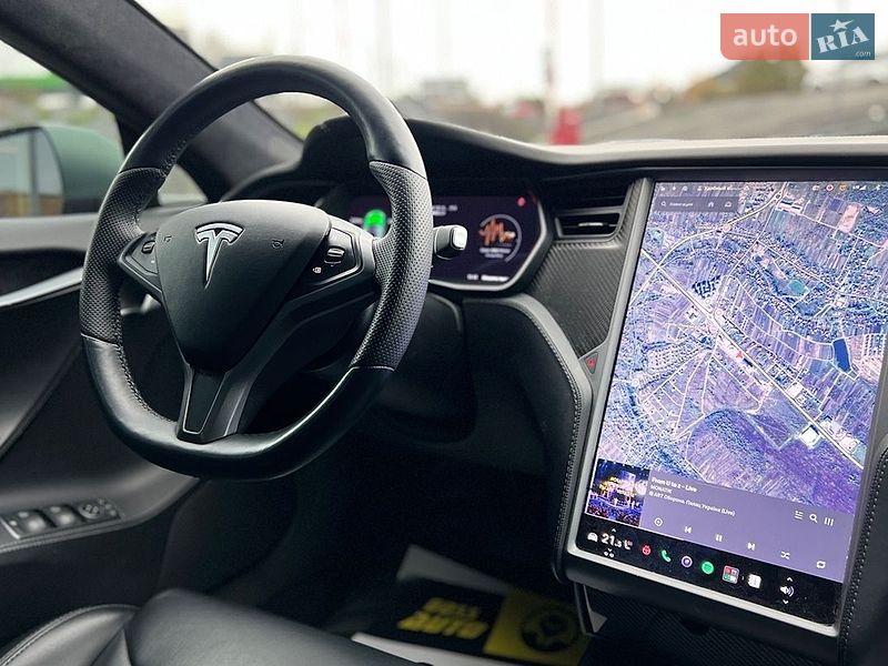 Ліфтбек Tesla Model S 2018 в Львові