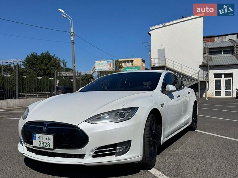 Лифтбек Tesla Model S 2015 в Одессе
