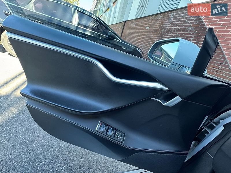 Лифтбек Tesla Model S 2015 в Одессе