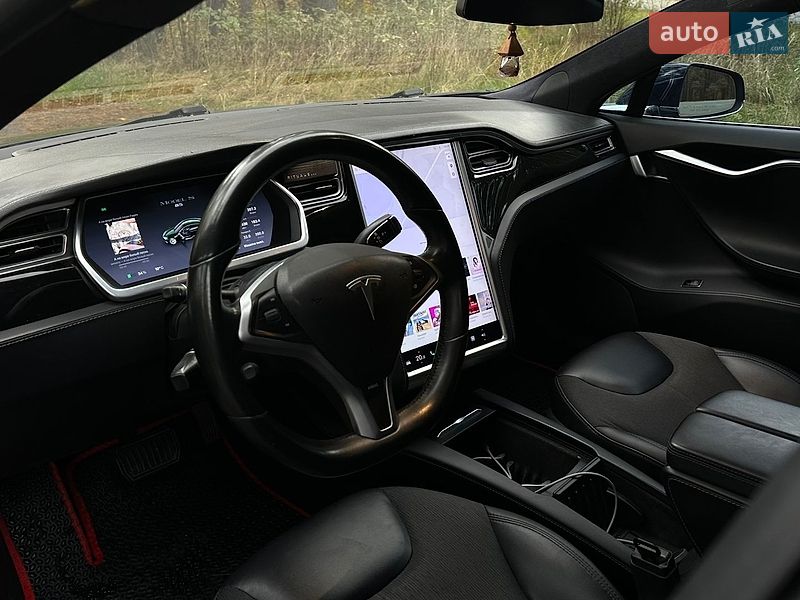 Лифтбек Tesla Model S 2014 в Вышгороде