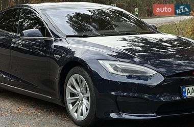 Лифтбек Tesla Model S 2014 в Вышгороде